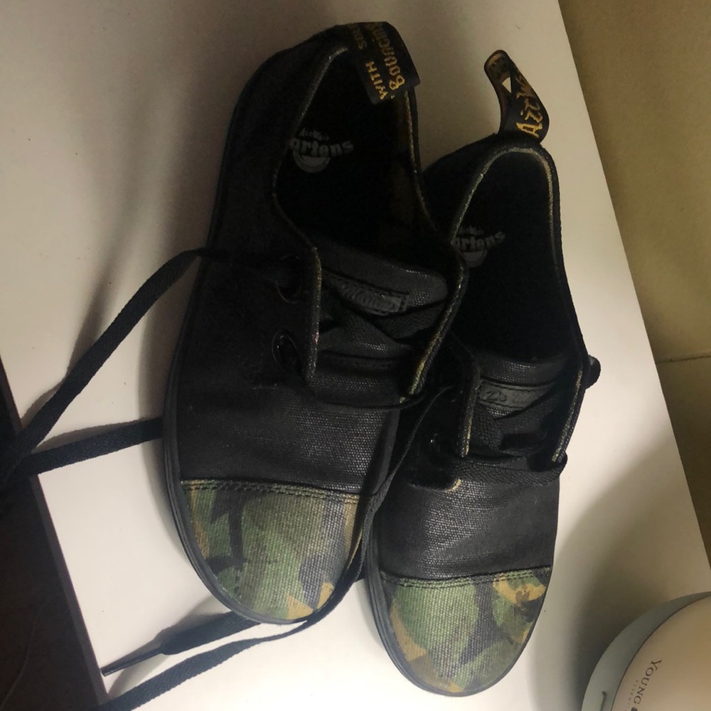 Dr Martens black canvas/camo